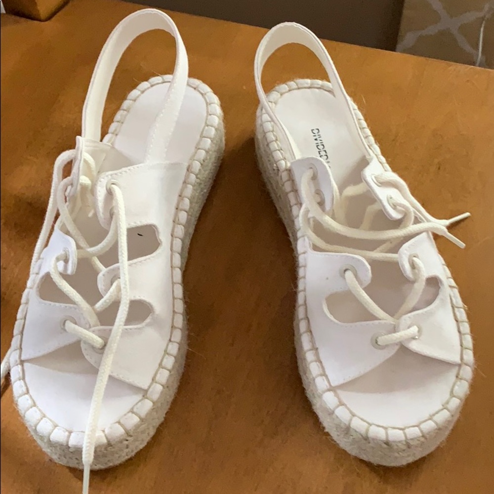 Divided platform lace up sandals